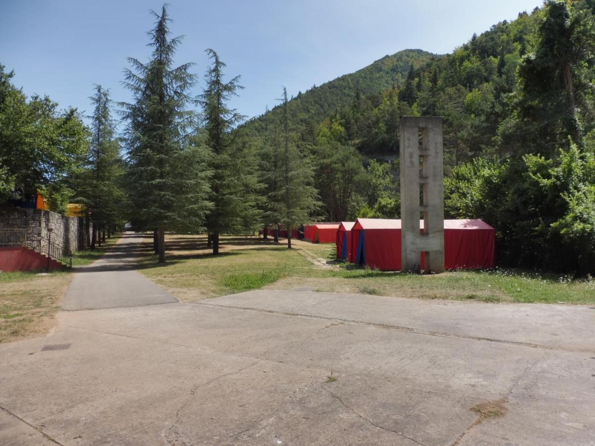 El Chate Tiendas Hotel Sarvisé Екстериор снимка